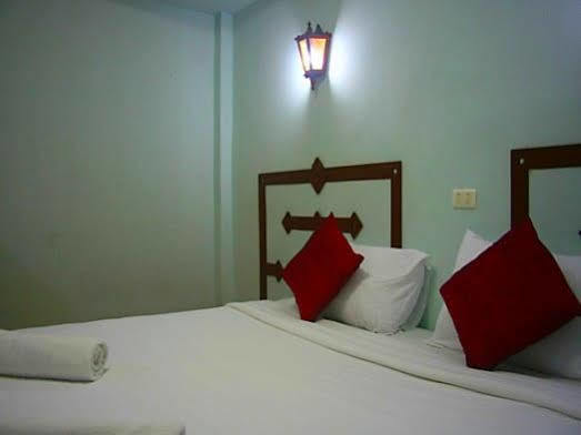 Khaolak Traveller Lodge Khao Lak Exterior photo